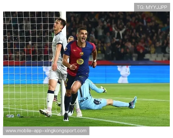 费兰托雷斯左路突击连过两人,巴萨外线攻势猛烈——边路艺术在诺坎普回响